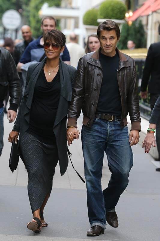 Olivier Martinez en blouson cuir à Paris